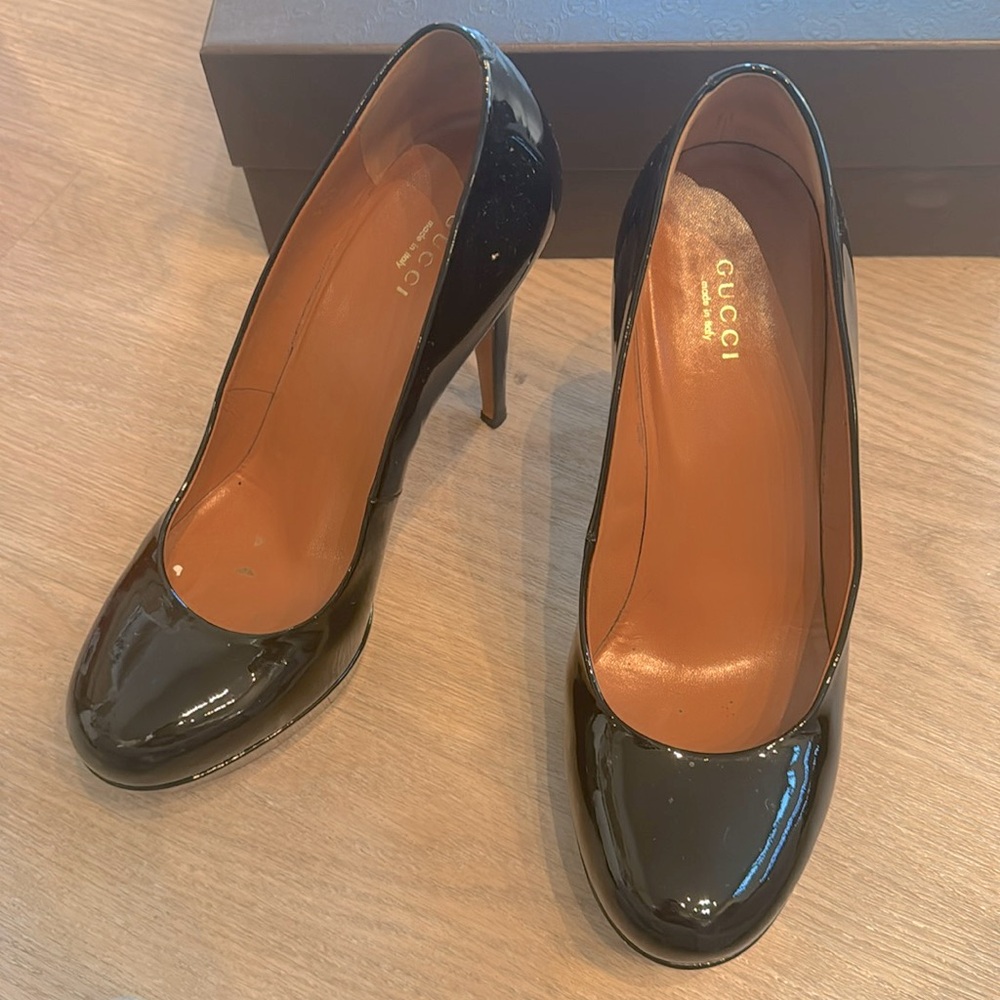 Gucci Betty Pump in Nero